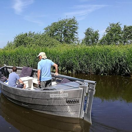 B&B Het Herenhuys Aan De Historische Gracht Van Kollum Exterior foto